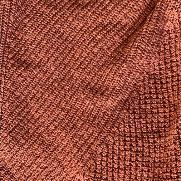 Express Sweater - Picture 5 of 5